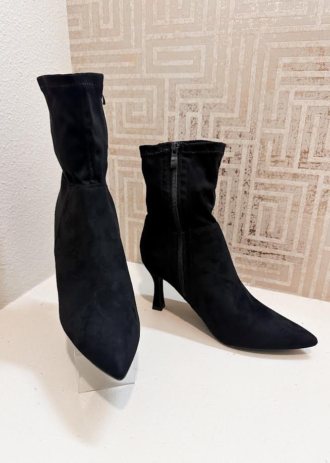 Mauri Point Toe Ankle Bootie