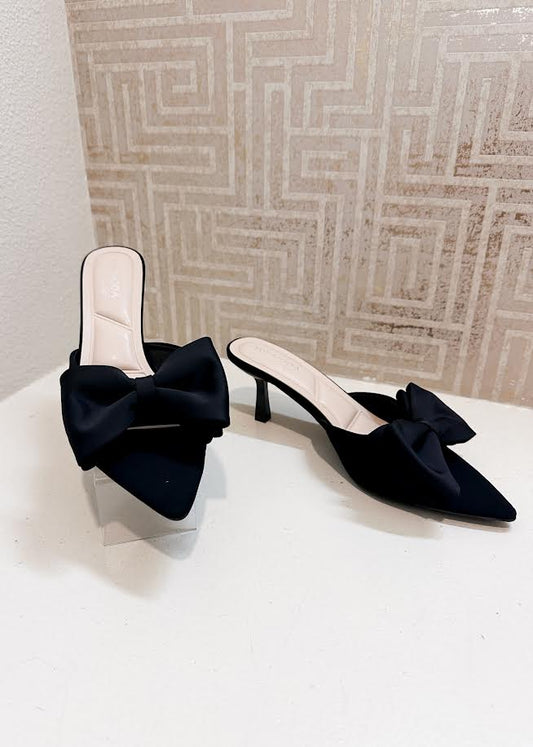 Susan Bow Kitten Heel