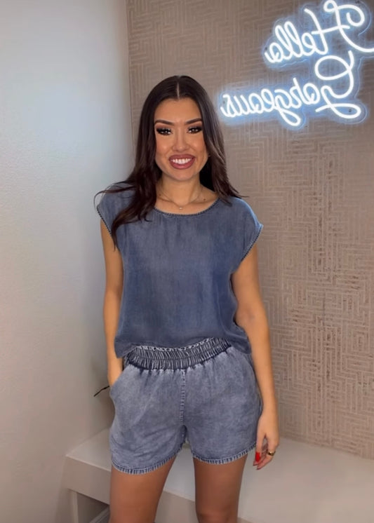 Clara Extended Sleeve Boxy Top