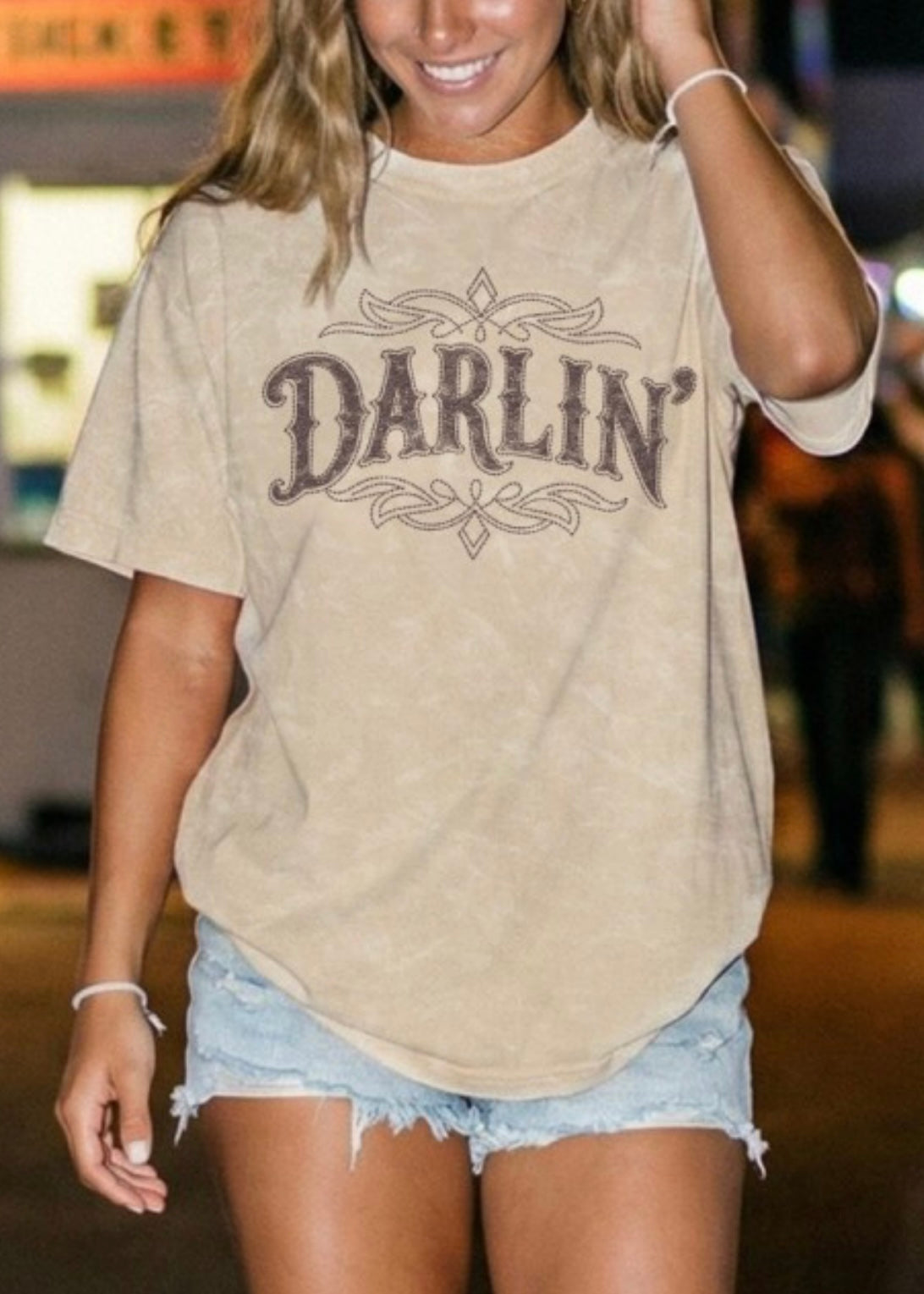 Darlin Graphic Tee